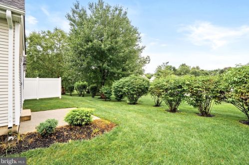 135 Burholme Dr, Trenton NJ 08691-3336 exterior