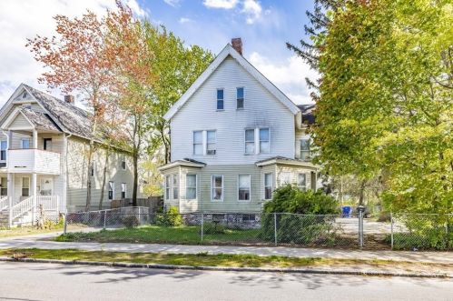 47 Alden St, Springfield MA  01109-3701 exterior