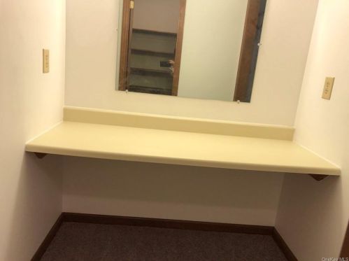 10 Farm Mdw Ln, Montgomery NY 12549-2100 exterior