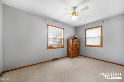 4010 Chamberlain Ave, Grand Rapids MI 49508-2615 exterior