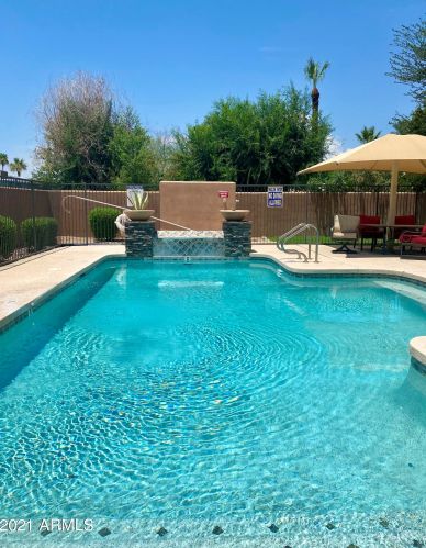 3618 38th St, Phoenix AZ 85018-5860 exterior