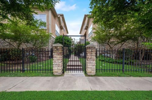 3123 Cedarplaza Ln, Dallas, TX 75235-8590