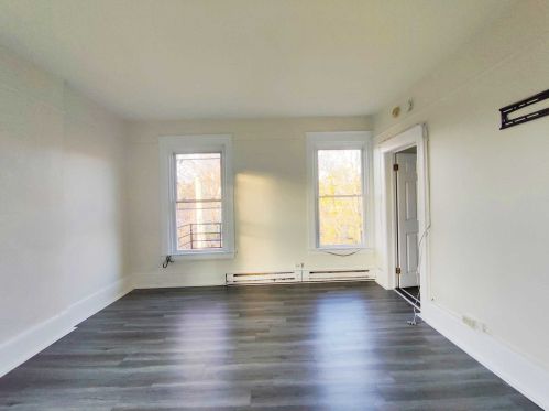 98 Montgomery St, Poughkeepsie NY  12601-4109 exterior