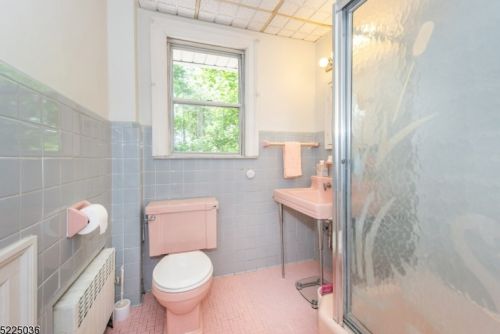 89 Chestnut St, Nutley NJ 07110-2432 exterior