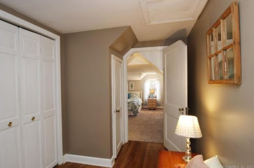 31 Chestnut Hill Rd, Wilton, CT 06897-4604