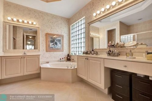 7648 New Holland Way, Boynton Beach FL 33437-6342 exterior