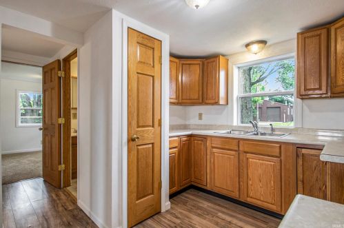 13568 Day Rd, Mishawaka IN 46545-4730 exterior