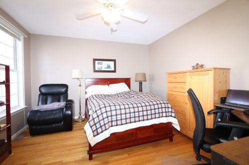 11 Hubbard Rd, Dover NH 03820-4272 exterior