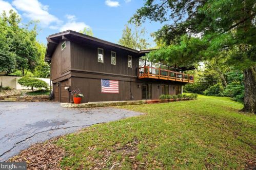 165 Coldstream Dr, Berwyn, PA 19312-1107