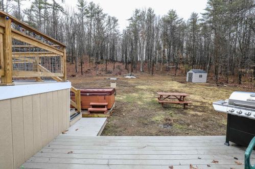 63 Chichester Rd, Concord NH 03307-0706 exterior