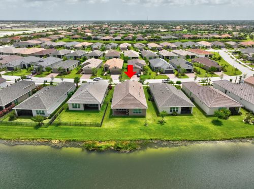 9516 Royal Poinciana Dr, Fort Pierce FL  34987-2506 exterior