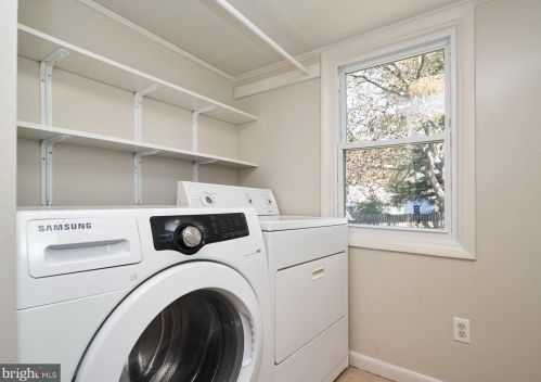 1000 Crawford Dr, Rockville MD  20851-1605 exterior