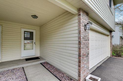 1282 Edgehill Ct, Saint Paul, MN 55109-2001