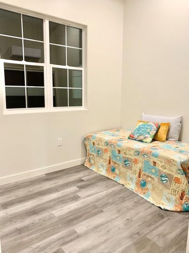 229 Hanamaulu St, Honolulu HI 96825-2226 exterior