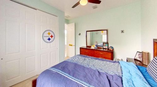 898 Curtis St, Fort Pierce FL 34983-1935 exterior