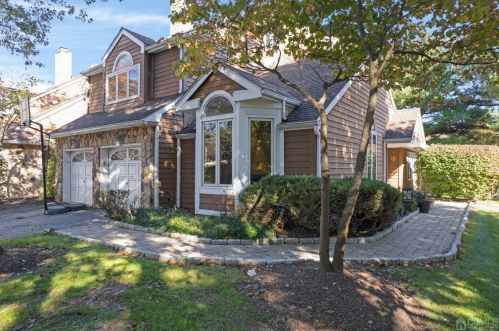 66 Chatsworth Ct, Edison, NJ 08820-4048