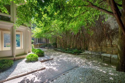 1442 Astor St, Chicago IL  60610-1615 exterior