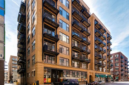 625 Jackson Blvd, Chicago IL  60661-5606 exterior