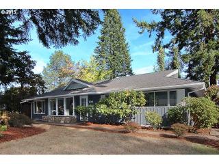 704 151 Ave, Portland OR  97230-4710 exterior