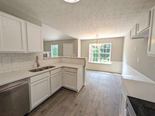 4256 Shoreside Cir, Lithonia GA  30039-6827 exterior