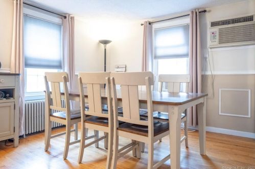 11 Hathaway Ave, Enfield CT 06082-4308 exterior