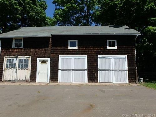 47 Maple St, Manchester CT 06040-5527 exterior