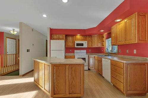 32 Riverside Ave, Sartell MN 56377-1927 exterior