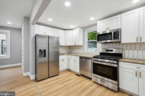 16 Roland Rd, Chester PA 19015-3327 exterior