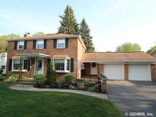 261 Hedgegarth Dr, Rochester, NY 14617-3629