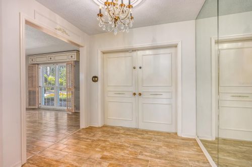 1920 Biscayne Dr, Orlando, FL 32804-7006