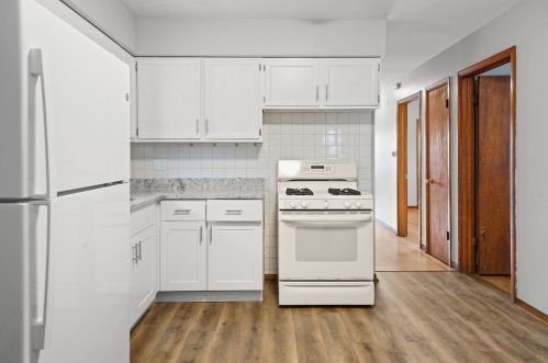 832 17 Ave, Broadview IL 60153-1856 exterior