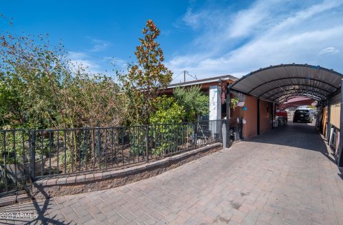 4425 8th Pl, Phoenix, AZ 85040-2274