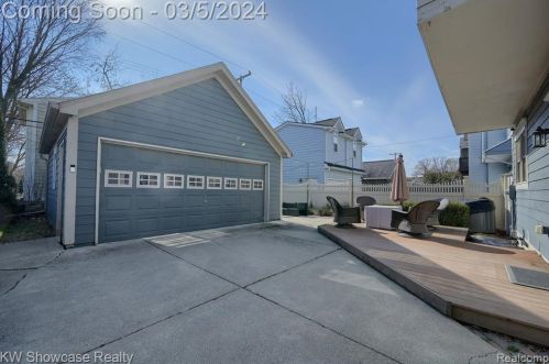 966 Smith Ave, Bham MI  48009-4709 exterior