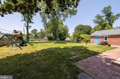 8436 Leaf Rd, Alexandria VA 22309-1708 exterior