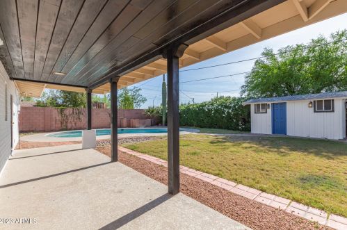 4112 18th Ave, Phoenix AZ  85015-5246 exterior