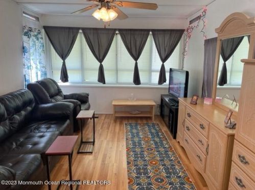 10 Helen Ave, Jackson Twp NJ 08527-3110 exterior