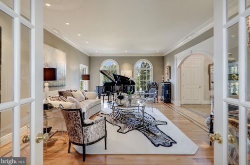 11720 Centurion Way, Rockville MD 20854-6420 exterior