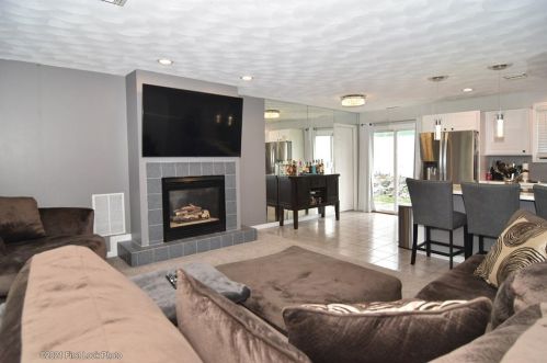 76 Verdi St, Providence RI  02904-4736 exterior