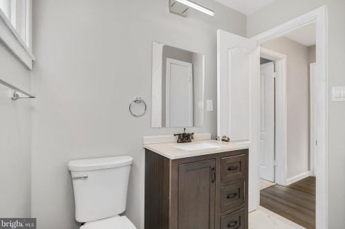 1805 Crawford Dr, Rockville MD 20851-1711 exterior