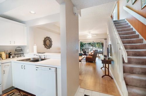 1018 Woodshire Ln, Naples, FL 34105-7416