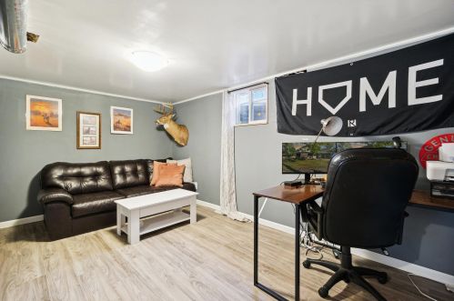 203 Oak Grv Ave, Kalamazoo MI 49004-1306 exterior