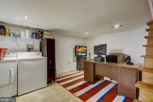 1820 Manton St, Philadelphia PA  19146-2923 exterior