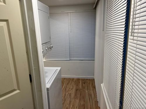 24086 Annapolis St, Dearborn Heights MI  48125-1914 exterior