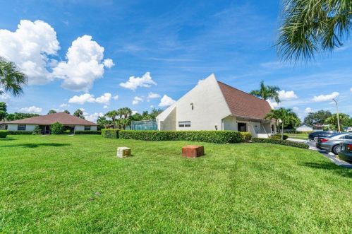 1313 Peppertree Trl, Fort Pierce FL  34950-5249 exterior