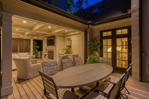 2817 Dover Rd, Atlanta GA 30327-1209 exterior