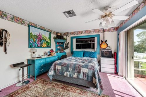 536 102 Ave, Naples FL 34108-3215 exterior