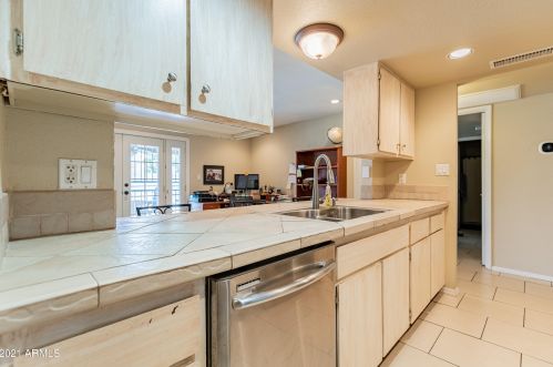 3401 Crocus Dr, Phoenix AZ 85032-5419 exterior