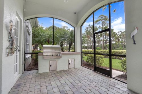 9328 Scarborough Ct, Fort Pierce FL  34986-3360 exterior