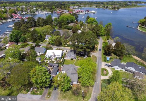 305 Chew Ave, Saint Michaels, MD 21663-2906