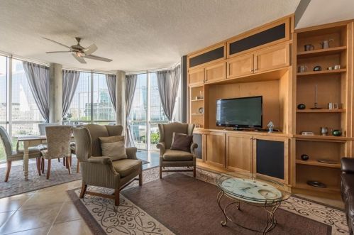 285 Centennial Olympic Park Dr, Atlanta GA  30313-1827 exterior